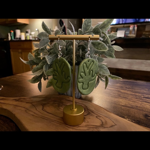 Handmade Clay Earrings -Bikini Bottom Coral Series - Picture 6 of 9